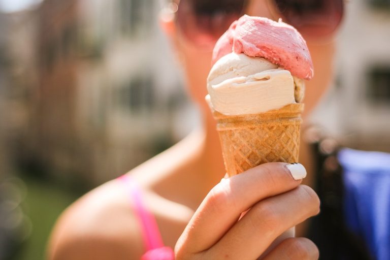 5 meilleurs glaciers de Paris - cours de français paris 4 - 5 best ice cream shops in Paris